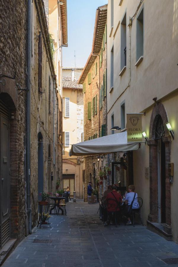 Flora Hotel Todi Exterior photo